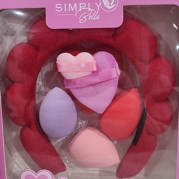 NWT Spa Headband, Sponge, And Puff Set - Picture 2 of 2